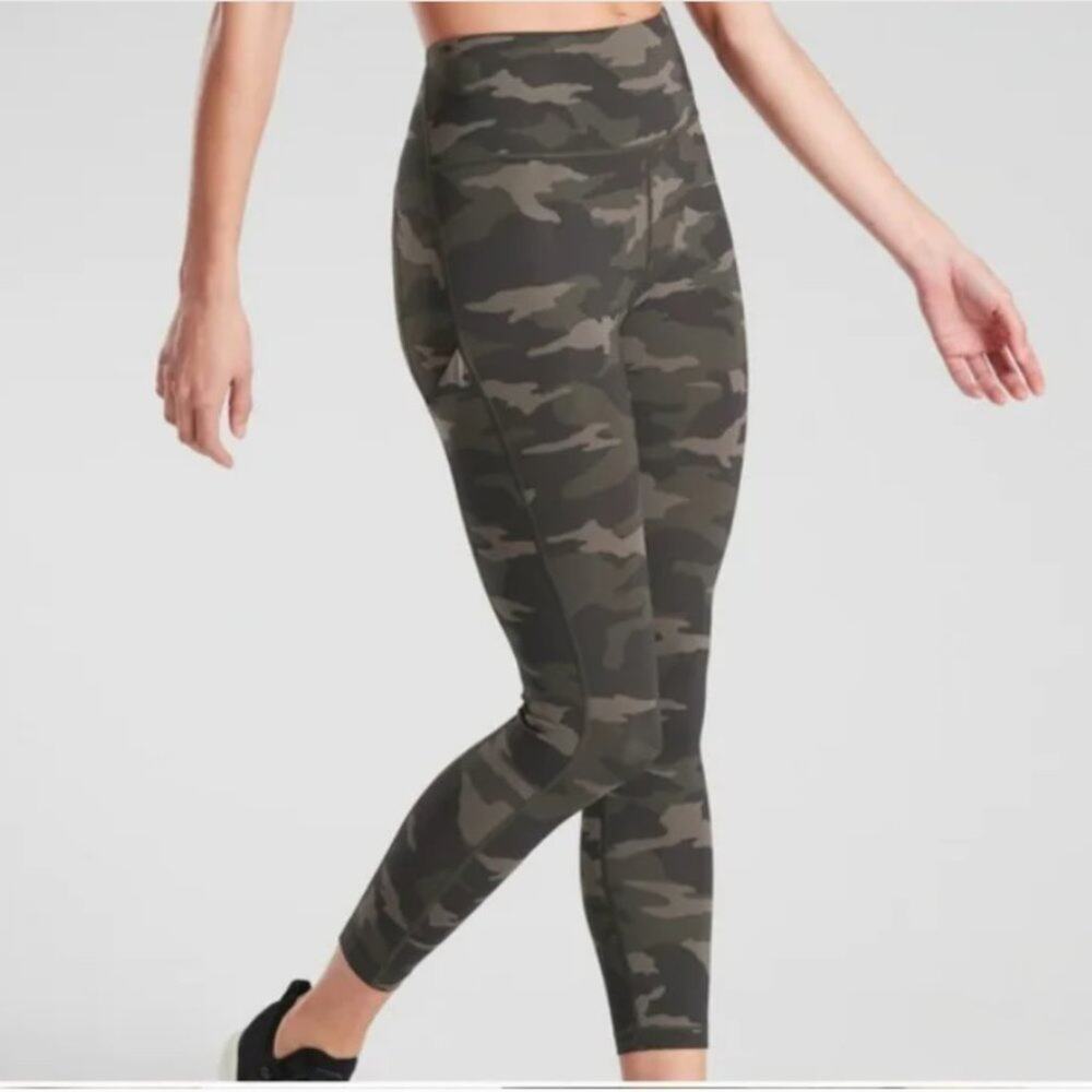 Athleta Ultimate Camo Tight Leggings Green Pockets High Waist Workout Yoga XS